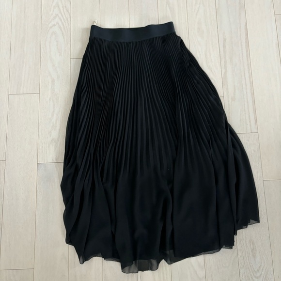 WILFRED (Aritzia) Twirl Midi Skirt - Picture 6 of 6